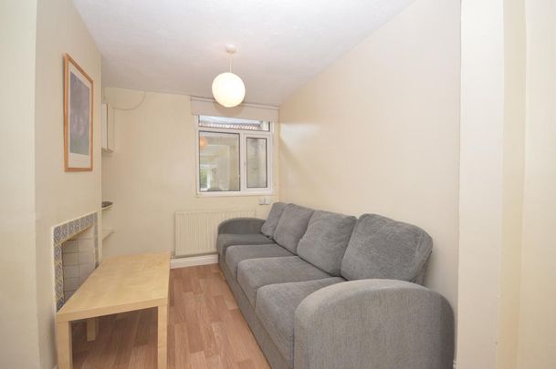 4 bedroom terraced house to rent - Photo 1