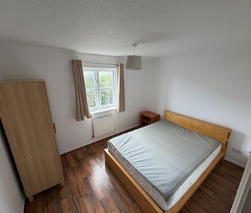 2 Bed End Terrace, Grange Close, LS10 - Photo 2