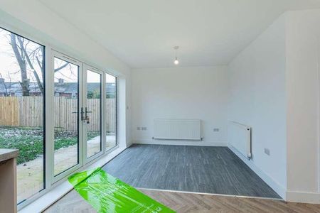 Abraham Fold, Little Hulton, Manchester, Greater Manchester, M38 - Photo 4