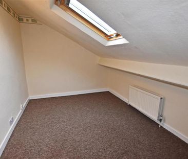 2 bedroom maisonette to rent - Photo 2
