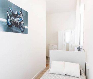 Stanza singola in Via Giuseppe Candiani, Milano - Photo 5