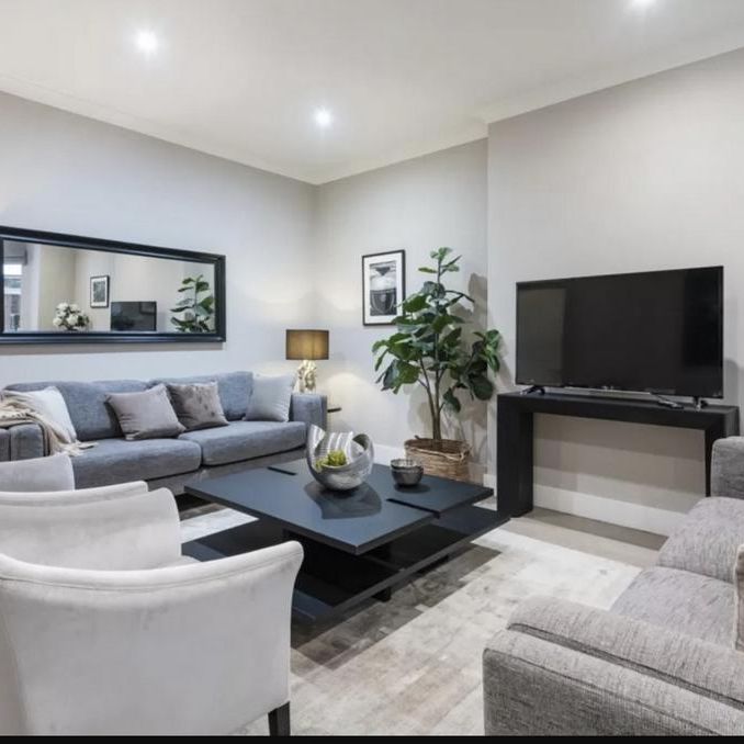 3 bedroom ground floor flat to rent - Photo 1