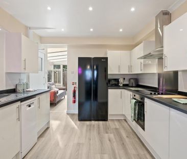 5 bedroom terraced house to rent - Photo 2