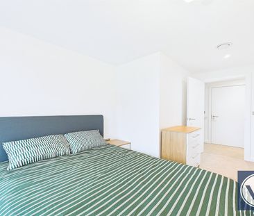 Town House to Rent: Shale Lane, M5 - Photo 6