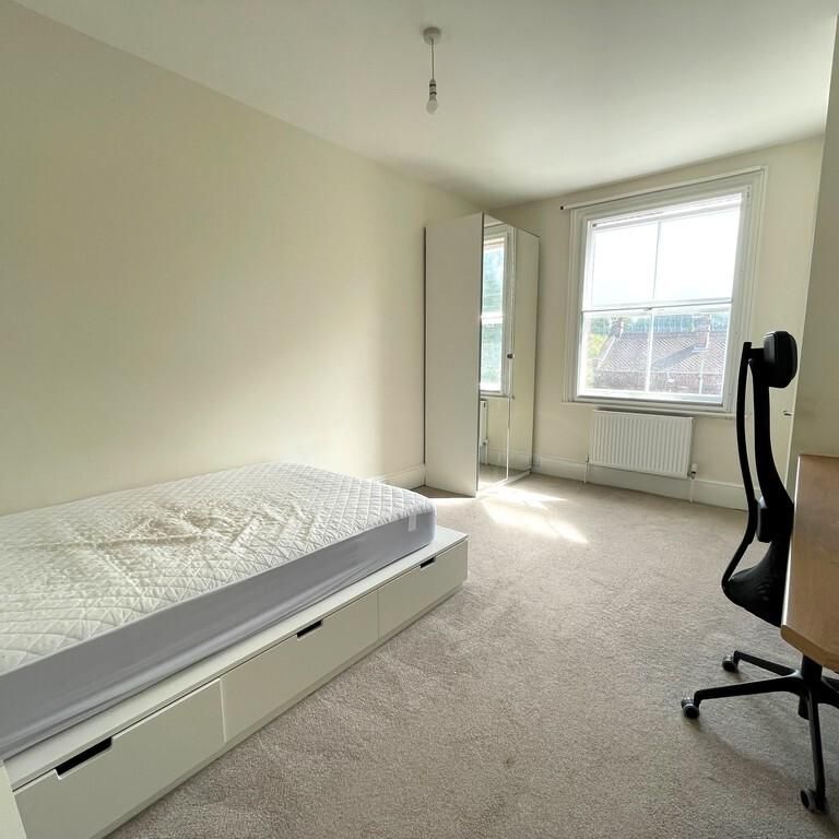 6 bedroom terraced house to rent - Photo 1