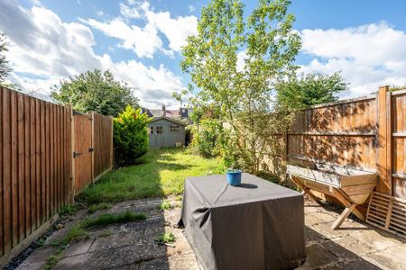 3 bedroom terraced house to rent - Photo 2