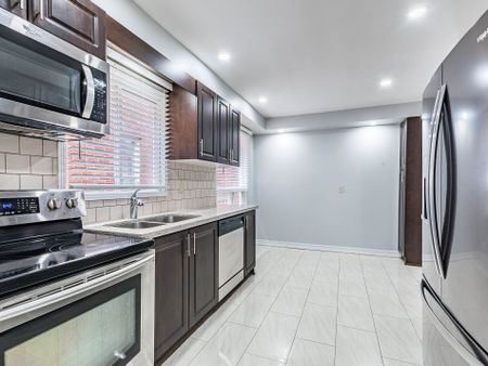 For Lease - 30 Castlehill Road Unit# 1, Brampton, Ontario - Photo 3