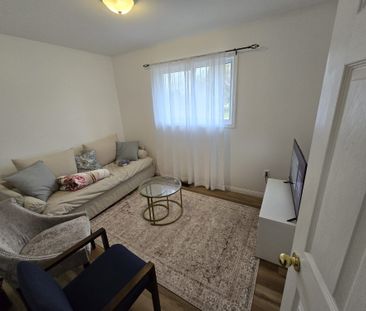 For Lease - 205 Merrett Drive Unit# Main Floor, Barrie, Ontario - Photo 2