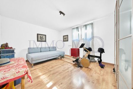 LUXURY WITH LARGE GARDEN AND LAKE VIEW - Photo 3