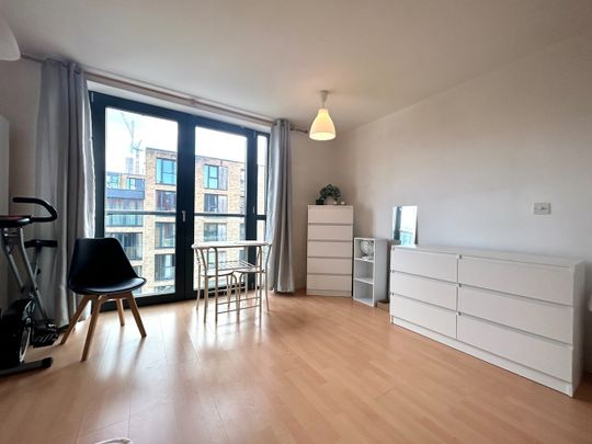 Studio Flat, Southside, B5 - Photo 1