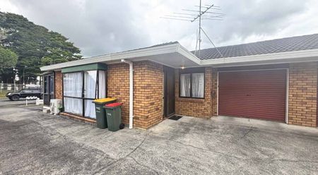 2 Bedroom on Queen St - Photo 5