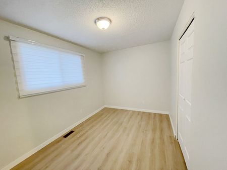 11205 11 Street Southwest, Calgary - Photo 4