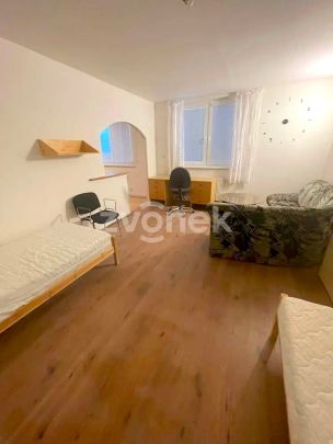 Pronájem 2+kk Zlín - centrum, ul. Zarámí - Fotografie 1