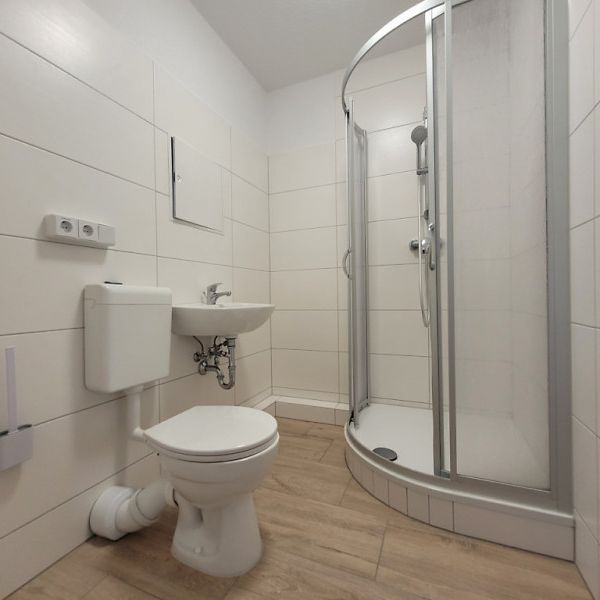 1-Raum Wohnung mit Aufzug und Weitblick - Foto 1