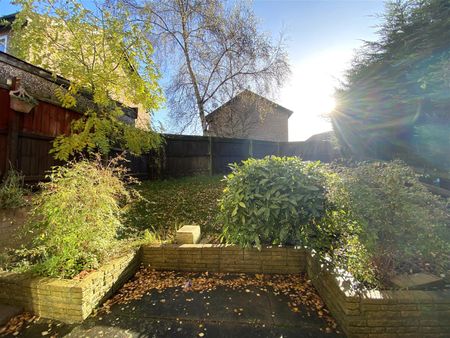 Honeysuckle Road, LE5, Leicester - Photo 5