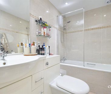 Woodlea Grove, Northwood, HA6 - Photo 5