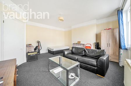 3 bedroom apartment to rent - Photo 2