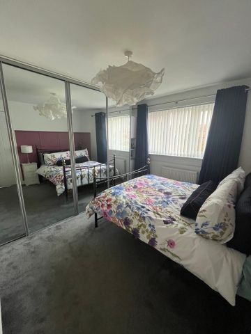 3 Bed Detached House, Hazel Dene, G64 - Photo 3