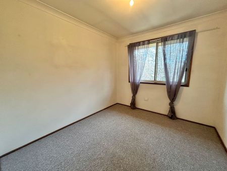 3 Bedroom Home - Rent includes water usage - Photo 3