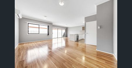 Modern, Low-Maintenance Living in the Heart of Lara. - Photo 2