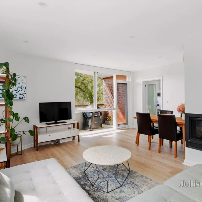 2 Bed, 1 Bath - Photo 1