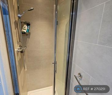 5 bedroom detached house to rent - Photo 4