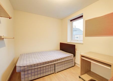 8 bedroom terraced house to rent - Photo 2