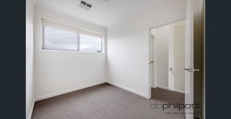 FRESHLY UPDATED TOWNHOUSE IN THE HEART OF MAWSON LAKES - Photo 5