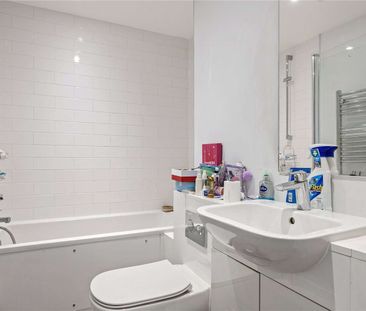 Versatile one bedroom penthouse apartment providing a guest bedroom... - Photo 2