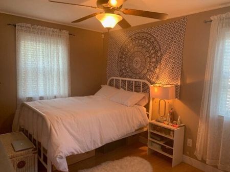 3bed 2 bath Carriage house downtown - Photo 2