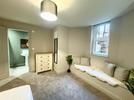 1 bedroom in a house share to rent - Photo 5