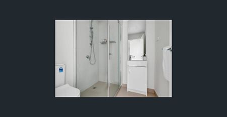 Sunlit Modern Beach-Side Living - Photo 2