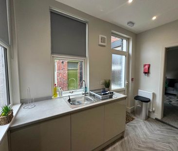 Landseer Avenue (Room 5), Bramley, Leeds - Photo 2
