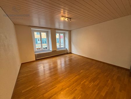 Spacious 5.5-room apartment for rent in the heart of Porrentruy - Photo 4