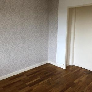 Location Appartement 3 pièces 56m² VAULX EN VELIN 69120 - Photo 2