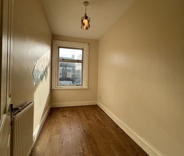 3 bed terraced house to rent Cromwell Road, Hayes UB3 - Photo 5