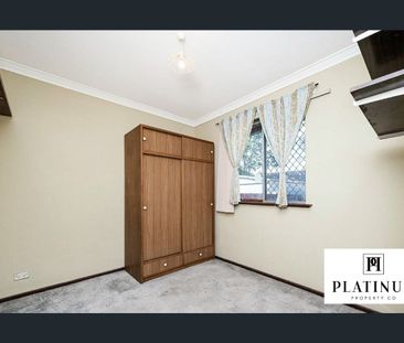 Spacious Family Home in a Convenient Thornlie Location!🏡 - Photo 4