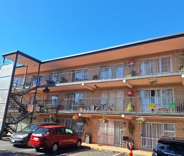 Ideal for a student or professional North facing and capturing lots... - Photo 4