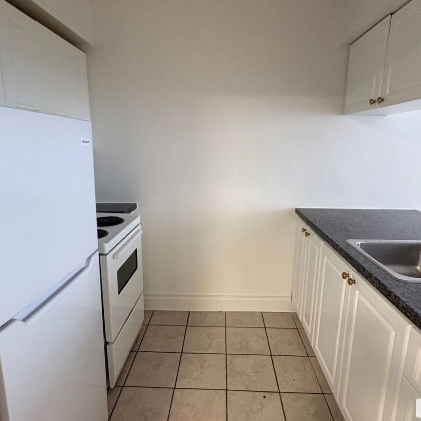 306-200, av. Kensington, Westmount à louer - Photo 1
