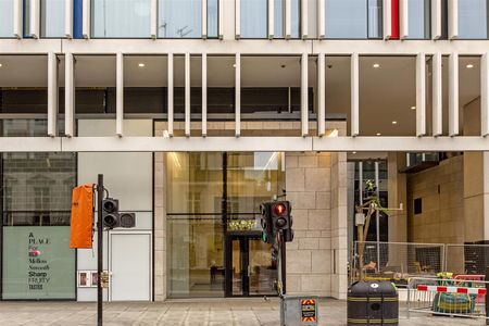 AT 79 Buckingham Palace Road, Victoria, London, SW1W - Photo 3