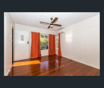 Single Level Family Home in Great Location - 6 Month Lease Only - Photo 2