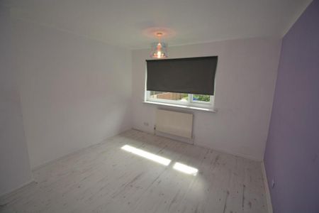 3 bedroom end of terrace house to rent - Photo 5