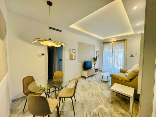 Apartamento de alquiler en Calle Gran Vía de Colón, Centro - Sagrario - Photo 1