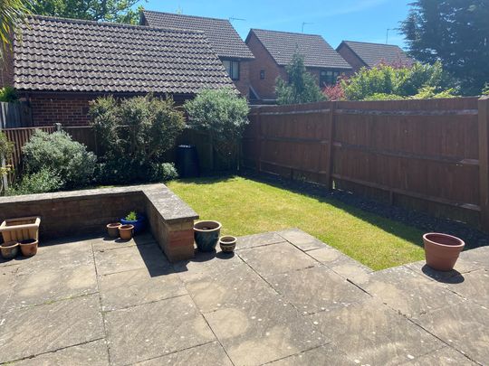 2 bedroom house to rent Damask Gardens, Hampshire, Waterlooville, PO7 - Photo 1