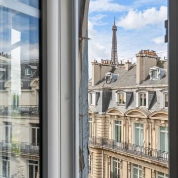 Appartement • Paris 16ème - Photo 1