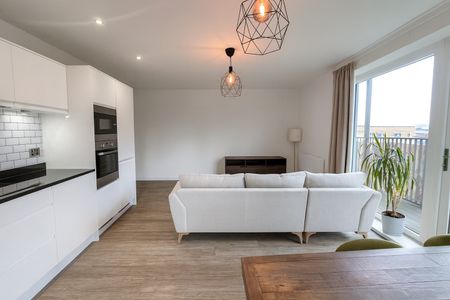 2 Bed Flat, Kington House, SE7 - Photo 2