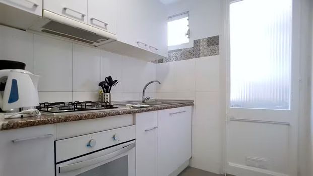 Carrer de Pareto, L'Hospitalet de Llobregat, Catalonia 08902 - Photo 1