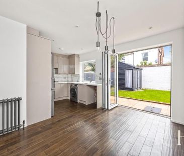 3 bedroom terraced house to rent - Photo 3