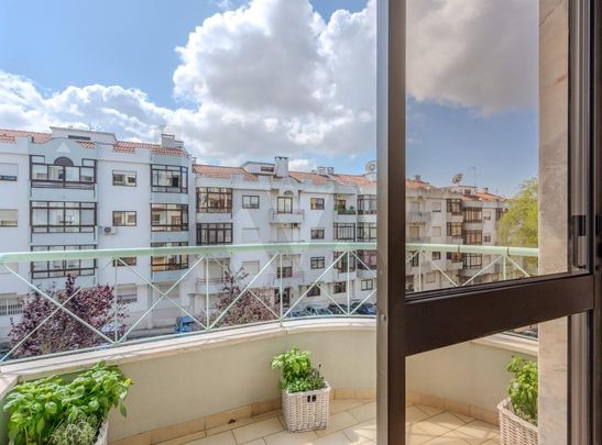 ALMADA, Setúbal Municipality - Photo 1