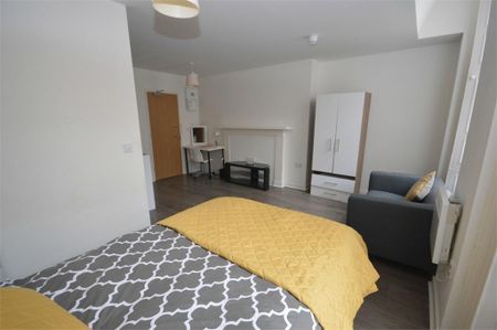 Studio to rent - Photo 2